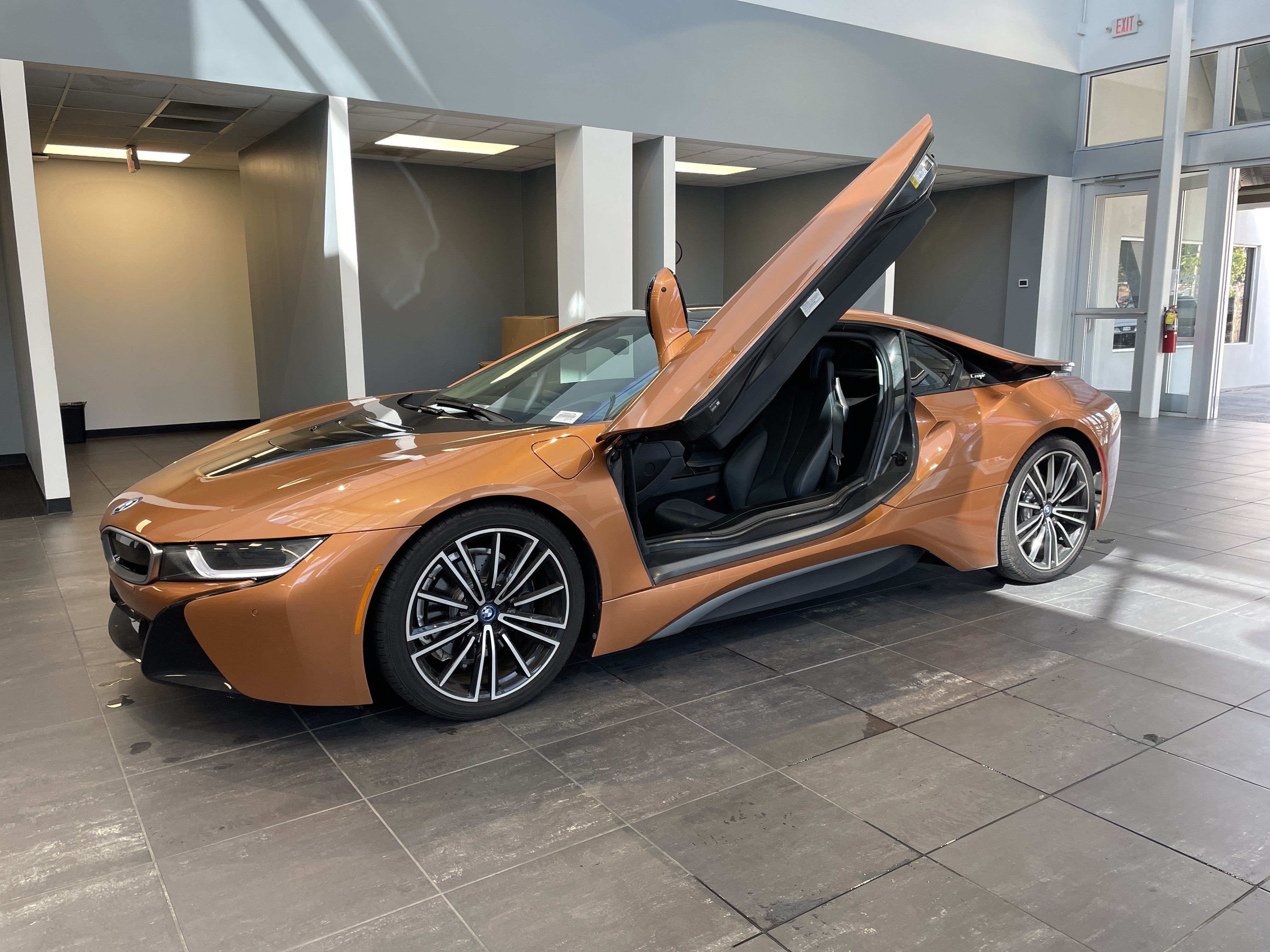 Used 2019 BMW i8 Coupe AWD/4WD image 14