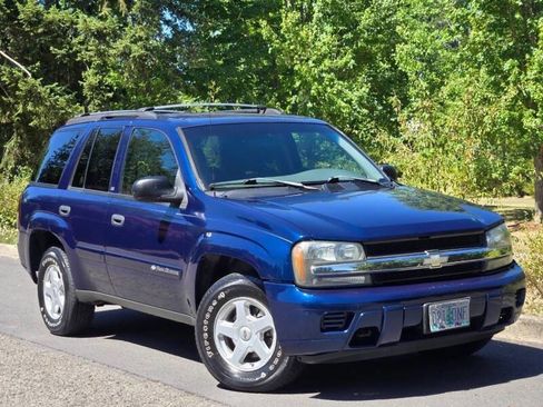 Used 2002 Chevrolet TrailBlazer LS w/ Preferred Equipment Group image 2