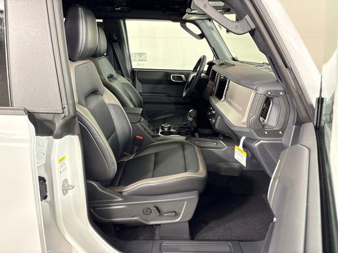 New 2026 Ford Bronco Outer Banks image 4