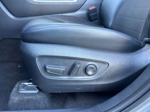 Used 2026 Toyota Highlander XLE AWD/4WD image 15