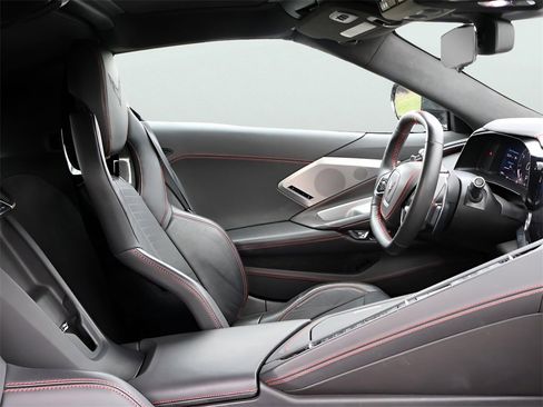 Used 2022 Chevrolet Corvette Stingray Premium Cpe w/ Z51 Performance Package image 10