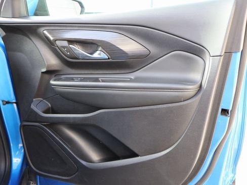 Used 2024 GMC Terrain SLE image 8