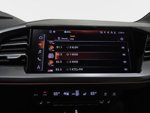 Used 2023 Audi Q4 e-tron Prestige w/ 20" Wheel Package AWD/4WD image 23