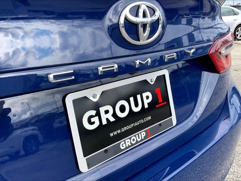 Used 2024 Toyota Camry SE image 9