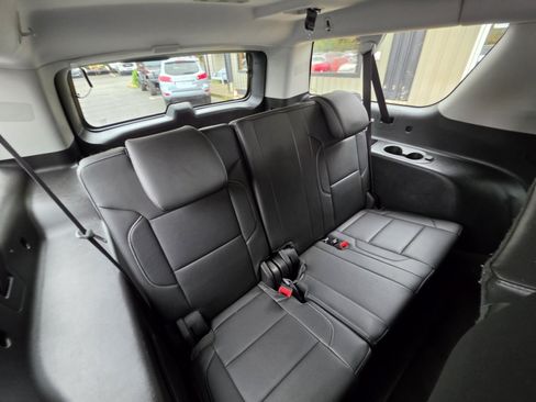 Used 2018 GMC Yukon XL SLT AWD/4WD image 8