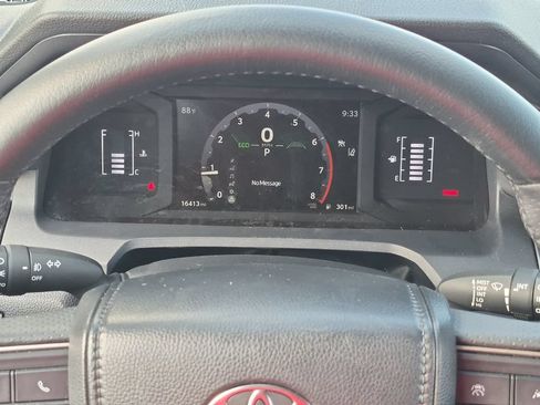 Certified 2026 Toyota 4Runner SR5 AWD/4WD image 28