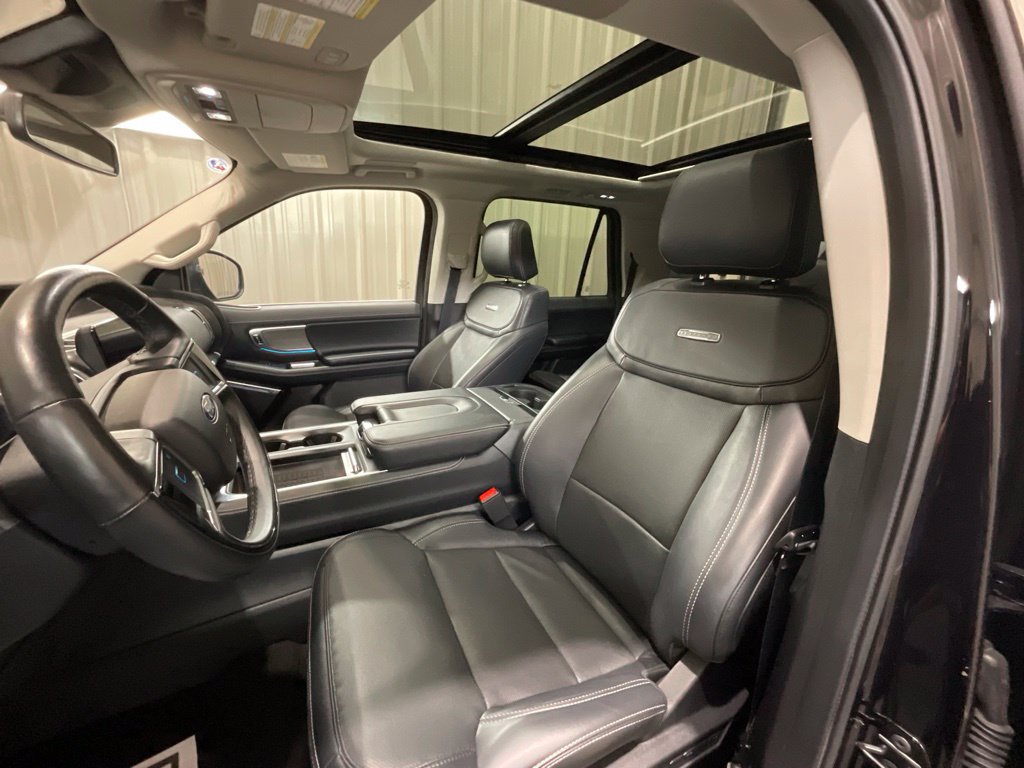 Used 2025 Ford Expedition Max Platinum w/ Driver's Package AWD/4WD image 9