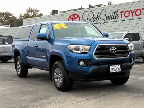 Used 2017 Toyota Tacoma SR5 image 4