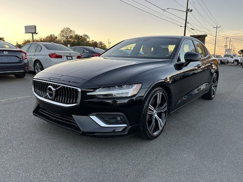 Used 2019 Volvo S60 T6 Inscription image 3