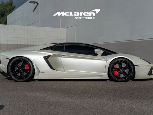 Used 2015 Lamborghini Aventador LP 700-4 image 8
