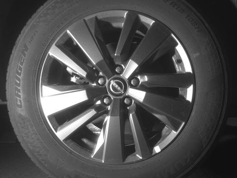 Used 2025 Nissan Pathfinder SV image 15