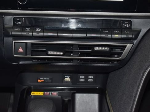 Used 2025 Toyota Camry LE FWD image 33
