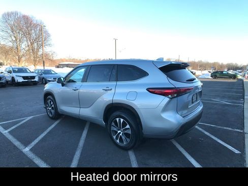 Used 2023 Toyota Highlander XLE image 11