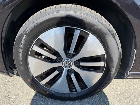 Used 2019 Volkswagen e-Golf SEL Premium image 50