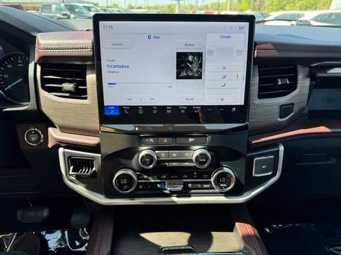Certified 2024 Ford Expedition Limited AWD/4WD image 32