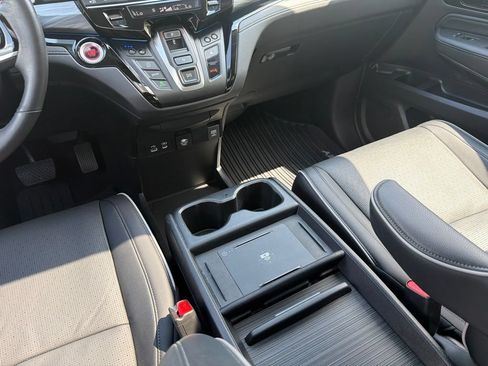 Certified 2025 Honda Odyssey Elite image 16