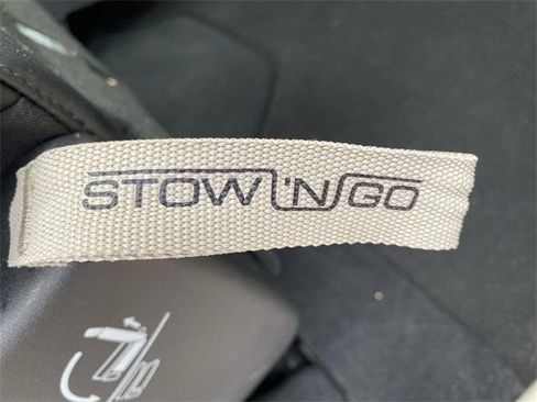 Used 2023 Chrysler Pacifica Limited image 15