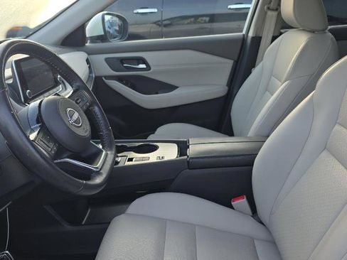 Used 2023 Nissan Rogue SV w/ SV Premium B Package FWD image 7