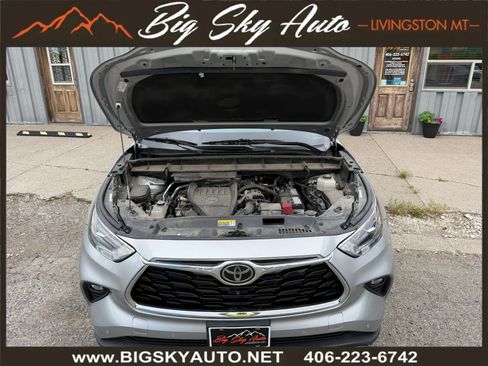Used 2024 Toyota Highlander Platinum AWD/4WD image 10