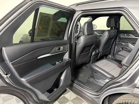 Certified 2026 Ford Explorer ST-Line w/ ST-Line Street Pack AWD/4WD image 28