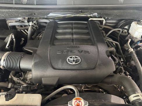 Used 2019 Toyota Sequoia SR5 w/ Premium Package AWD/4WD image 6