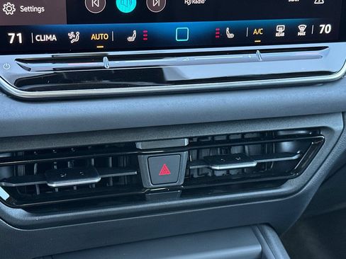 New 2026 Volkswagen Tiguan SE R-Line FWD image 20