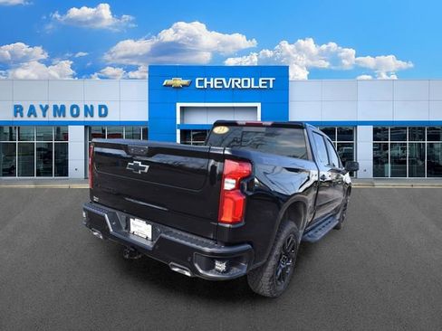 Certified 2023 Chevrolet Silverado 1500 LT Trail Boss w/ LT Trail Boss Premium Package AWD/4WD image 4