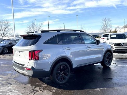 Used 2023 Kia Sorento S image 10