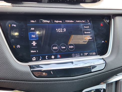 New 2025 Cadillac XT6 Luxury image 23