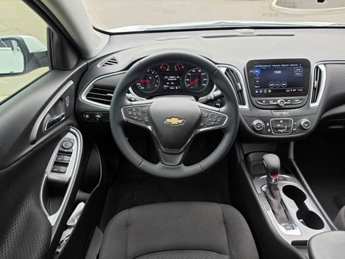 Used 2024 Chevrolet Malibu RS FWD image 14
