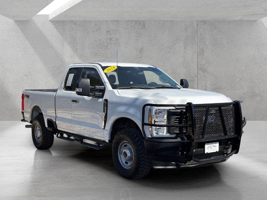 Used 2024 Ford F250 XL w/ FX4 Off-Road Package AWD/4WD image 3