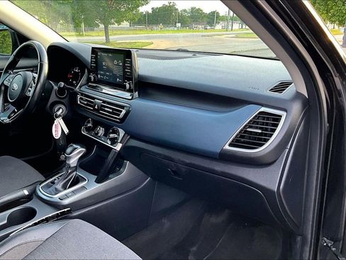 Used 2021 Kia Seltos S FWD image 13