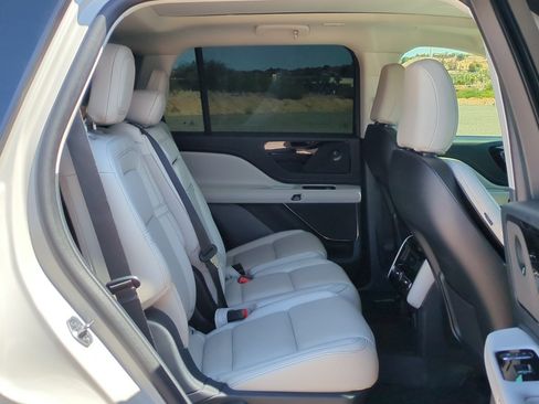 Used 2025 Lincoln Aviator Reserve w/ Illumination Package AWD/4WD image 30
