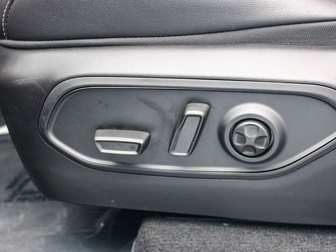 New 2026 Jeep Grand Cherokee Altitude RWD image 21