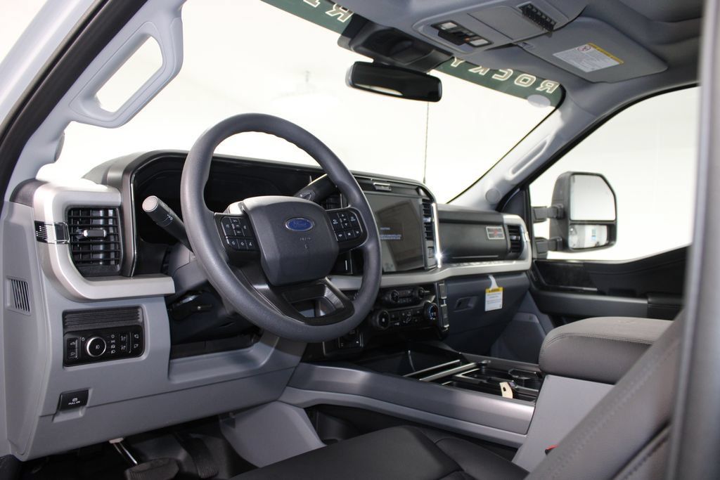 New 2026 Ford F250 XLT w/ XLT Premium Package AWD/4WD image 25