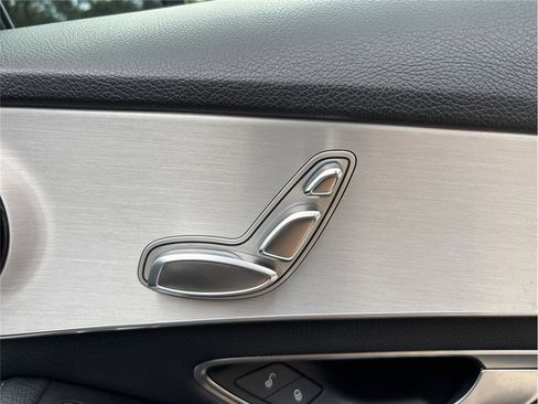 Used 2019 Mercedes-Benz C 300 Sedan image 40