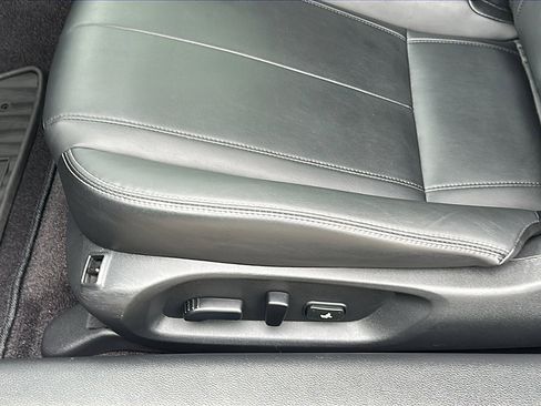 Used 2019 INFINITI Q60 3.0t Luxe w/ Essential Package image 15