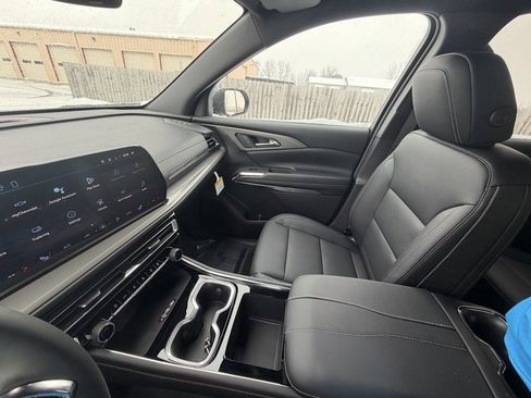 New 2026 Chevrolet Traverse LT w/ LPO, Floor Liner Package image 7