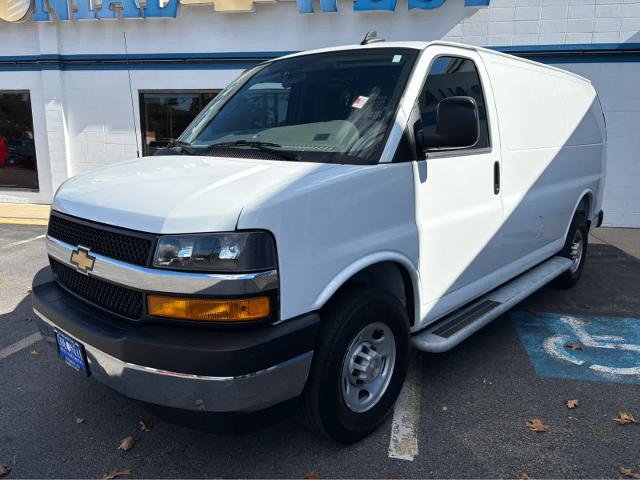 Used 2025 Chevrolet Express 2500 w/ Driver Convenience Package RWD image 1