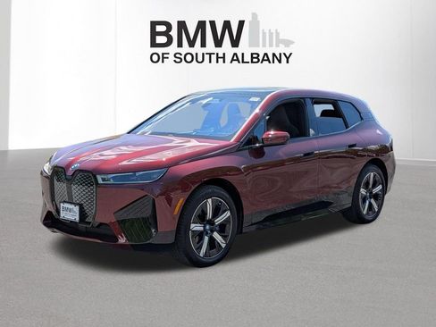 Used 2024 BMW iX xDrive50 w/ Premium Package AWD/4WD image 3