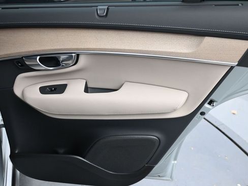 New 2026 Volvo XC90 B6 Ultra w/ Protection Package Premier image 16