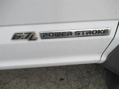 Used 2017 Ford F550 2WD Regular Cab Super Duty image 33