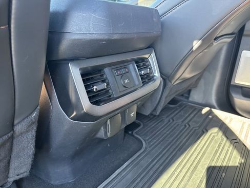 Used 2024 Ford F250 Platinum image 25