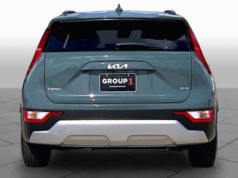 Used 2023 Kia Niro EX FWD image 9