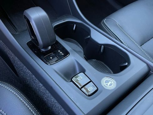 Used 2025 Volvo XC40 B5 Core image 20