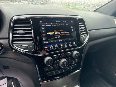 Used 2020 Jeep Grand Cherokee Altitude image 21