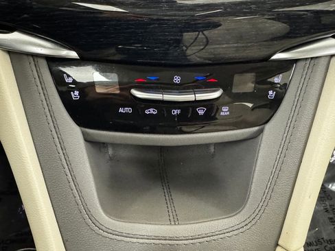 Used 2024 Cadillac XT6 Premium Luxury image 29