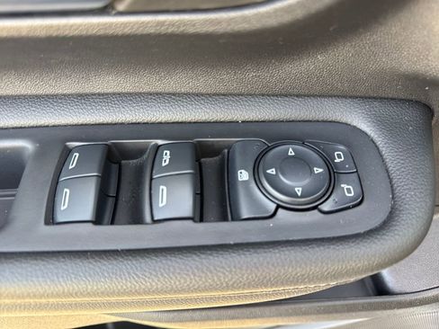 Used 2024 GMC Terrain SLE AWD/4WD image 23