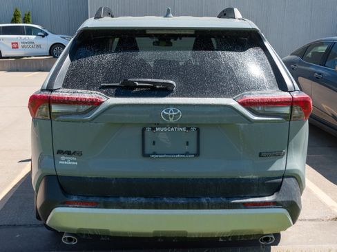 Used 2019 Toyota RAV4 Adventure w/ Cold Weather Package AWD/4WD image 6