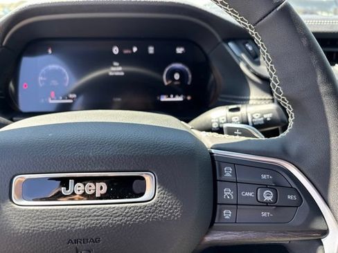 Certified 2026 Jeep Grand Cherokee Limited w/ Limited Altitude Package AWD/4WD image 27